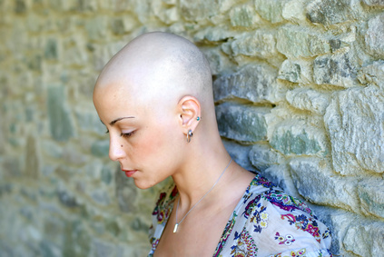 Haarausfall als Nebenwirkung der Brustkrebs-Behandlung mittels Chemotherapie